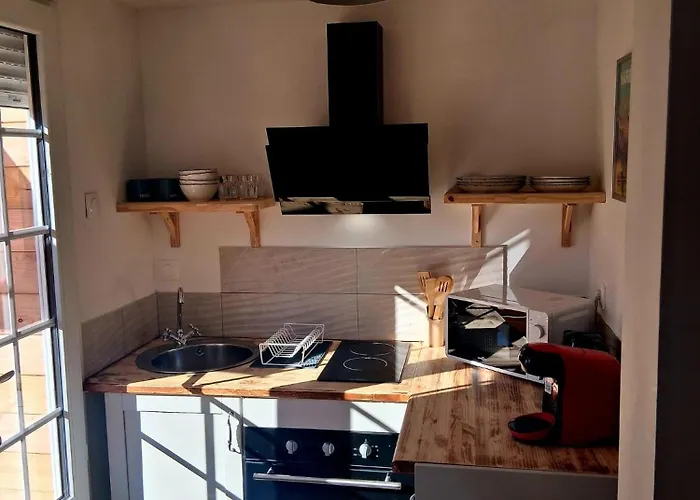 Apartment Le Repaire Secret, Cosy Et Calme Narbonne